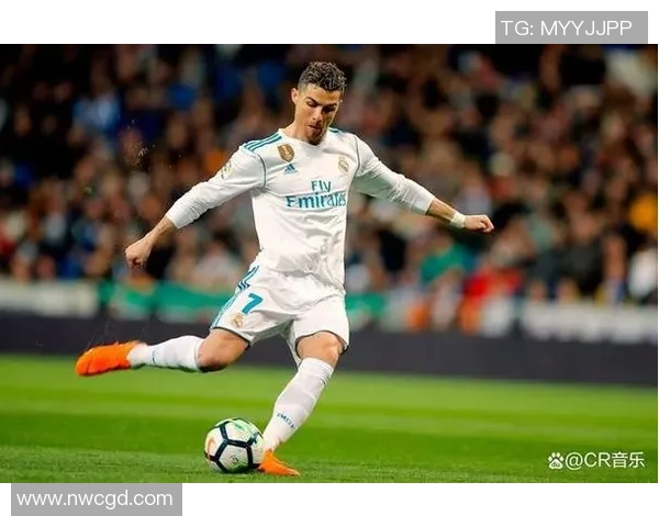 足球明星照片集锦展现球场风采与个人魅力的精彩瞬间